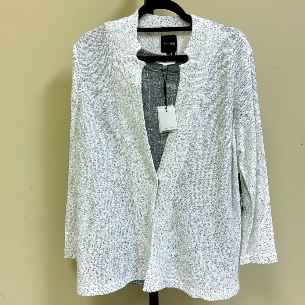 Nic+ Zoe Silver and White sweater set